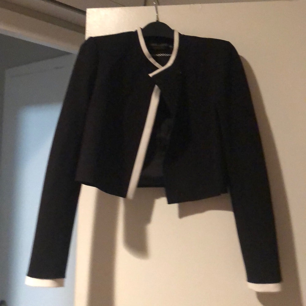 Alice Olivia cropped blazer size XS